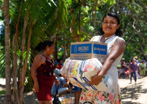 Governo do Amazonas entrega ajuda humanitária a comunidade na zona rural de Manaus