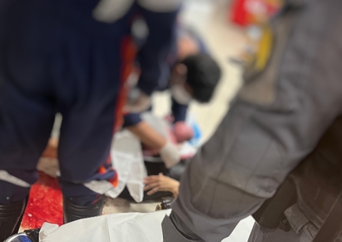 Mulher dá à luz dentro de loja de conveniência em Manaus 