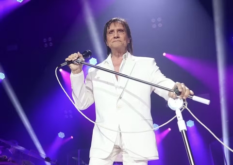 Roberto Carlos é processado por ex-funcionária demitida com câncer 