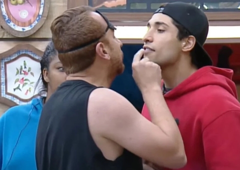 Zé Love e Caue batem boca e peão causa punição proposital em A Fazenda