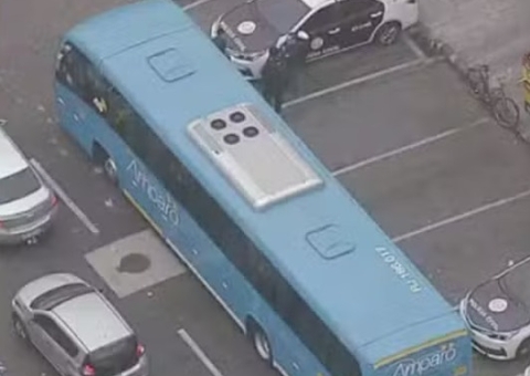 Terror: Ônibus com passageiros é sequestrado no Rio de Janeiro