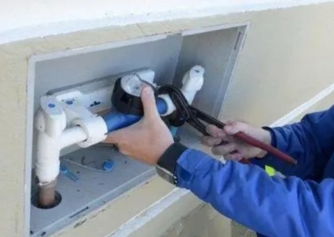 Águas de Manaus é condenada a indenizar cliente por danos morais de corte irregular