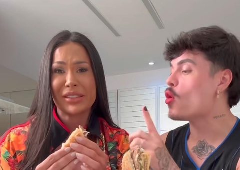 Gracyanne Barbosa come fast food após 20 anos; veja reação