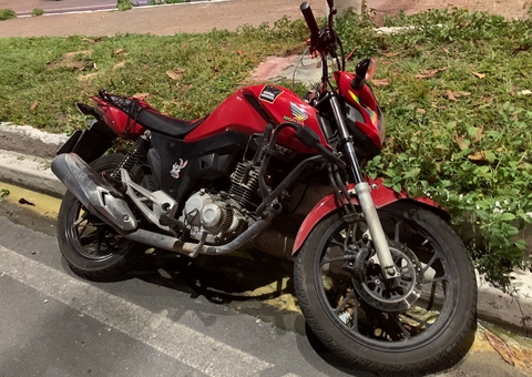 Mulher morreu após motorista bater em motocicleta na Cidade Nova; suspeito fugiu