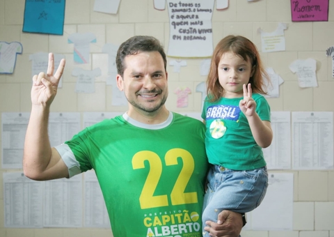 "Pesquisa mostrou a gente no 2º turno", diz candidato Alberto Neto após votar