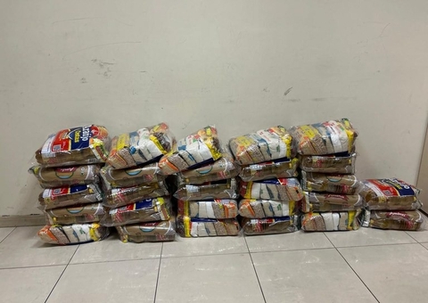PF apreende 25 cestas básicas que seriam distribuídas por candidato a vereador em Manaus