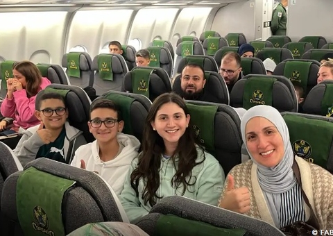 Com 227 resgatados, voo da FAB deixa o Líbano rumo a São Paulo