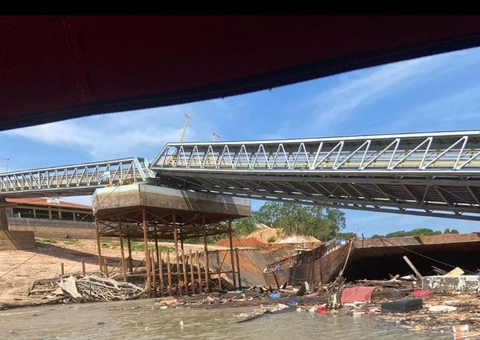 Imagens chocantes mostram como ficou porto de Manacapuru após barranco desabar