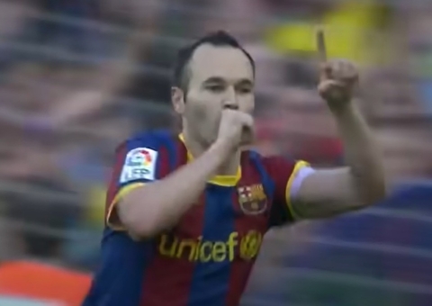 Iniesta anuncia aposentadoria do futebol aos 40 anos