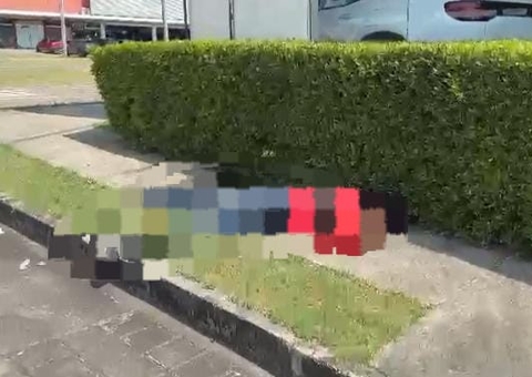 Homem morre após ser baleado na frente de loja de carros em Manaus