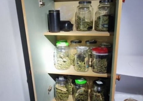 'Laboratório de droga' é descoberto após suspeito tentar fugir de abordagem policial