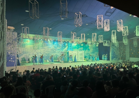 Estreia do musical “Um Reino Congelado” encanta público na Semana da Criança em Coari