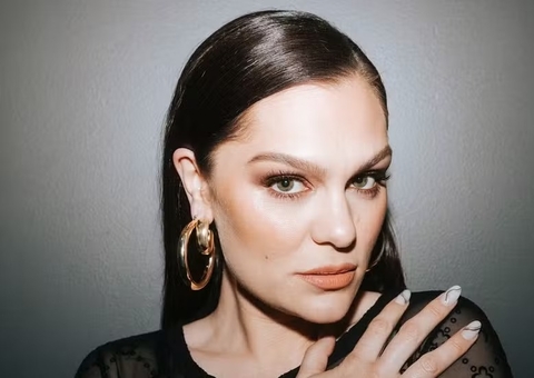 Jessie J tem casa invadida e mais de R$ 110 mil em joias roubados