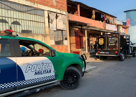 Suspeito de matar homem a facadas na zona leste chora e diz que agiu em legítima defesa