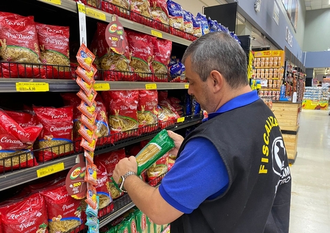 Marcas de farinha, arroz e feijão são reprovadas por irregularidades em Manaus