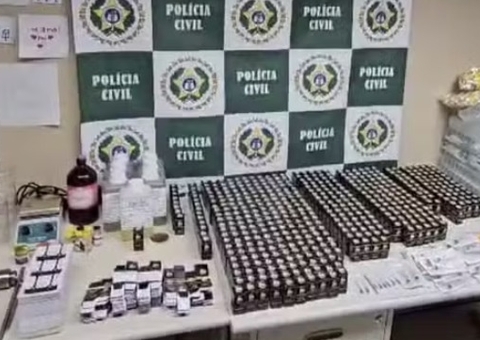 Homem é preso ao fabricar anabolizantes em casa com instruções da internet