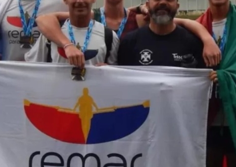 Equipe de remo postou foto comemorando medalhas momentos antes da tragédia