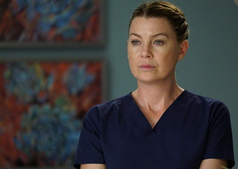 Roteirista de 'Grey's Anatomy' raspava a cabeça para fingir que tinha câncer