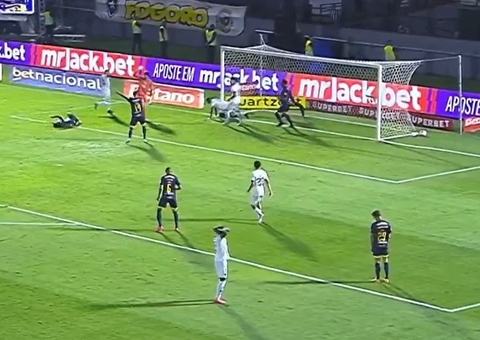 Botafogo vence Bragantino e amplia vantagem na liderança do Brasileirão