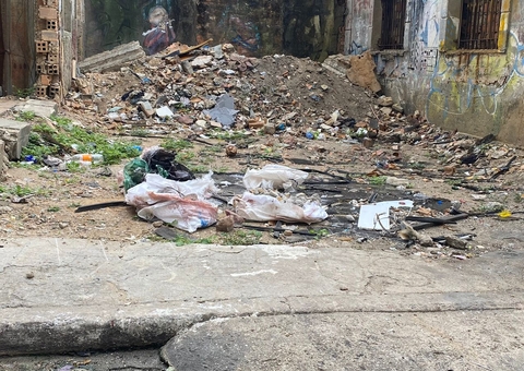 Jovem é achado esquartejado dentro de sacos em terreno baldio no Centro