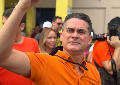 Candidato à reeleição, David Almeida pede à população que vá às urnas para evitar "aventura perigosa"