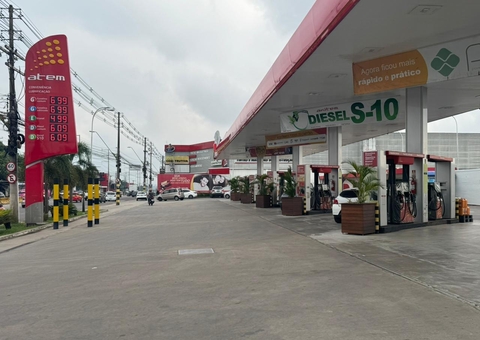 Criminosos assaltam posto e agridem gerente na Av. Torquato Tapajós