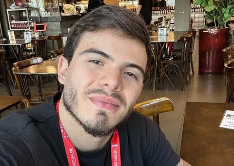 Thomaz Costa comemora 5 meses sem sexo "até o casamento"