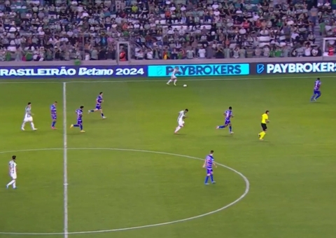 Fortaleza goleia o Juventude e se aproxima do Palmeiras no Brasileirão