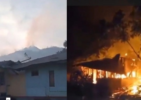 Vulcão entra em erupção e deixa 10 pessoas mortas na Indonésia