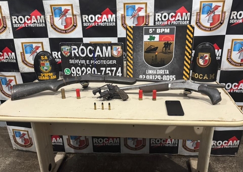 Foragido e comparsa são presos com escopeta e mais armas em Coari