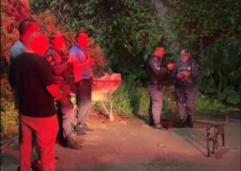 Degolado, homem é encontrado dentro de carrinho de supermercado no Mutirão