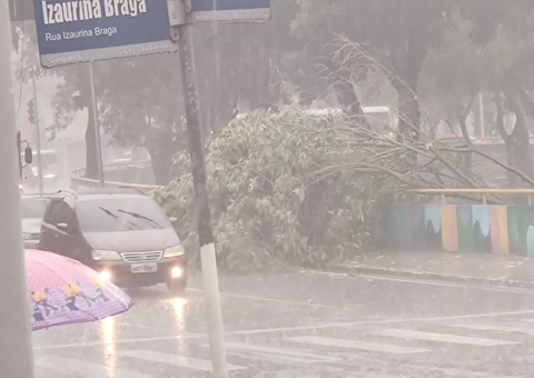 Prefeitura alerta a população para chuvas intensas em Manaus nesta quarta-feira