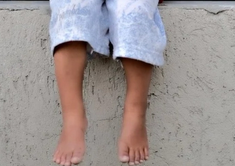 Criança de 2 anos morre afogada e mãe é encontrada com sinais de embriaguez