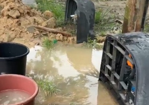 Moradores do Viver Melhor enfrentam três semanas sem água