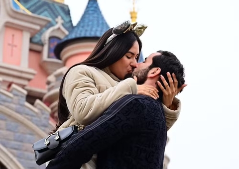 Isabelle Nogueira é pedida em casamento por Matteus em Paris; veja vídeo