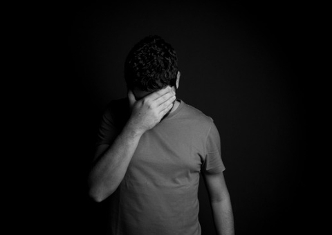 Pobreza eleva em 3 vezes risco de surgimento de ansiedade e depressão