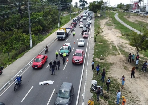 Motociclista morre e outro fica ferido em acidente na Avenida das Torres