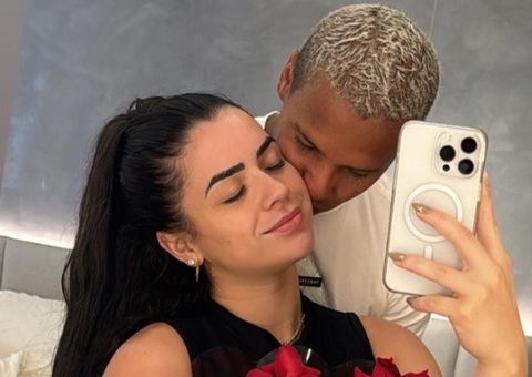 Esposa de jogador Deyverson do Atlético-MG critica fim da escala 6x1 e é detonada