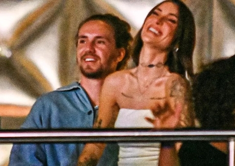 Bianca Andrade e Vitor Kley são flagrados em clima de romance em show; veja fotos