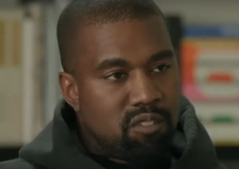 Ex-funcionário acusa Kanye West de obrigá-lo a presenciar sexo e de mostrar fotos de Kim nua