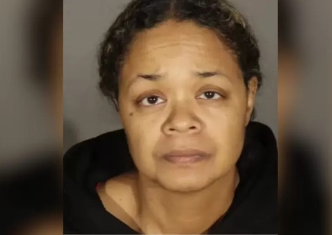 Falsa enfermeira engana 2 hospitais, atende 60 pacientes e acaba presa