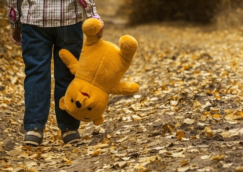 Casal é multado em R$ 50 mil por devolver três crianças adotivas