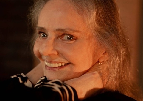 Aos 74, cantora Angela Ro Ro assume namoro com fisioterapeuta: 'é tímida'