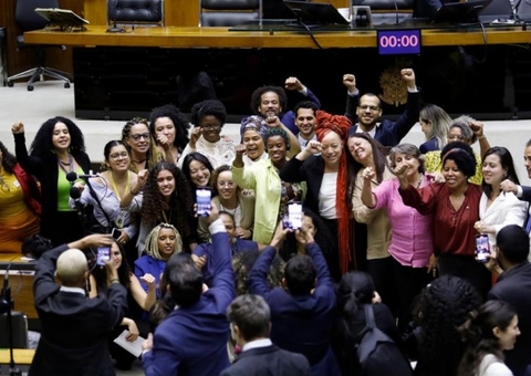 Câmara aprova projeto que prorroga lei de cotas para negros em concursos públicos