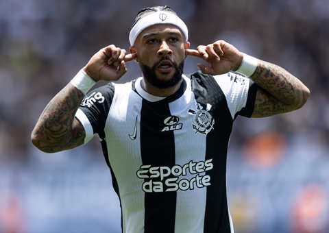 Corinthians vence Cruzeiro no ritmo de Depay e vê Libertadores mais perto