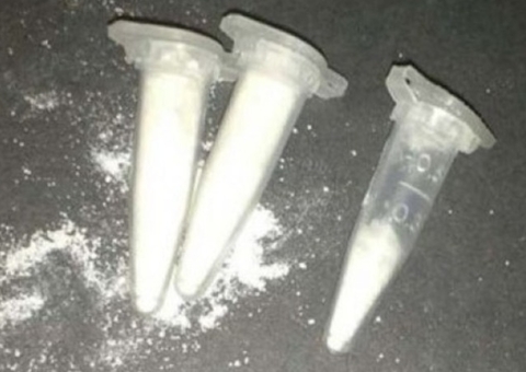 Bebê de 1 ano é internado em estado grave após comer cocaína