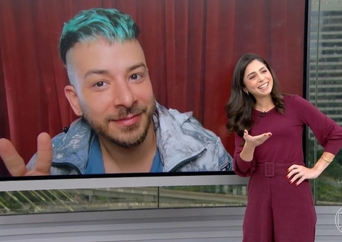 Jornalista da Globo quebra protocolo e tieta Junior ao vivo