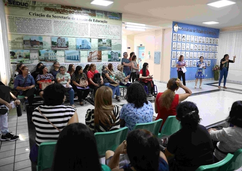 Seduc convoca mais 1,2 mil professores aprovados no PSS para a capital   