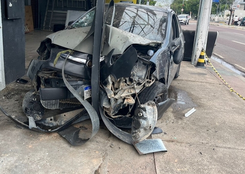 Motorista atropela pedestre após passar mal ao volante na Avenida Djalma Batista