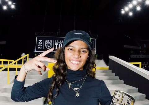 Rayssa vira na última volta e fatura etapa de Tóquio da Liga Mundial